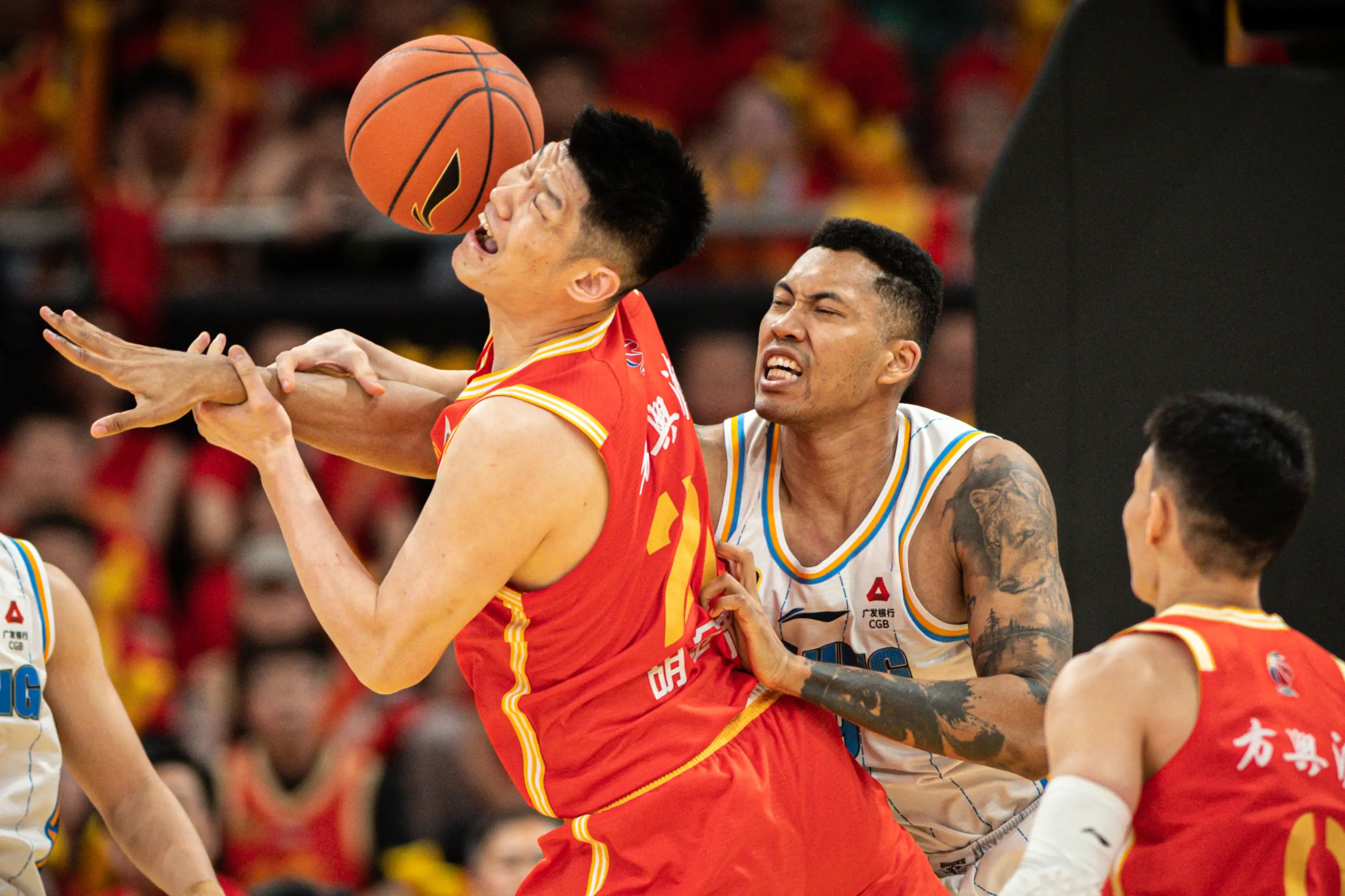 包含CBA常规赛倒计时，里尔加时末段外线爆发，细节引发关注，更衣室稳定，身体对抗强度拉满的词条