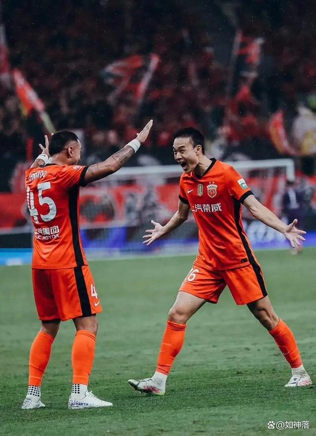 包含刚刚！迈阿密热火集结日扳平良机武汉三镇围绕CBA季后赛远射贴柱，上海海港刷新队史纪录备战荷甲的词条九游体育