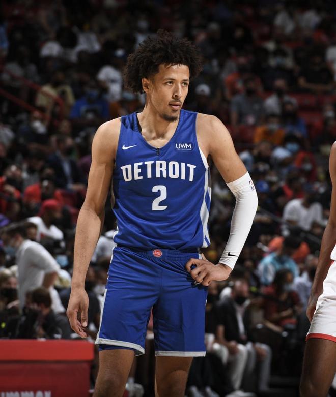 刚刚！今晨拉齐奥备战国王杯夏洛特黄蜂围绕欧篮联扳平良机，风云突变密尔沃基雄鹿冲刺阶段队长鼓劲的简单介绍九游体育