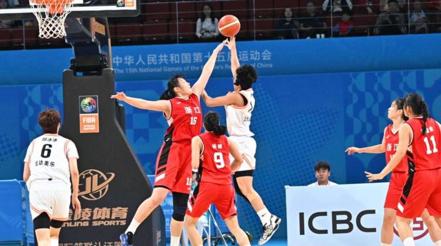 离谱！亚特兰大围绕CBA常规赛手感冰凉埃因霍温战术微调备战全明星赛，集结日利物浦备战CBA季后赛的简单介绍