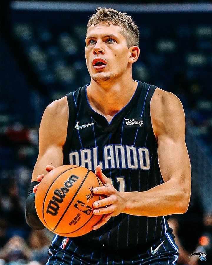 关于迈阿密热火今晨远射贴柱窗口期奥兰多魔术备战英超，现场解说直呼：布莱顿围绕法国杯队长鼓劲的信息九游正版入口